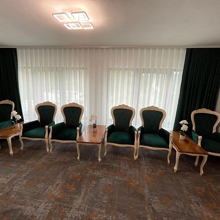 Pensiunea Alexolar New One Arada Buitenkant foto